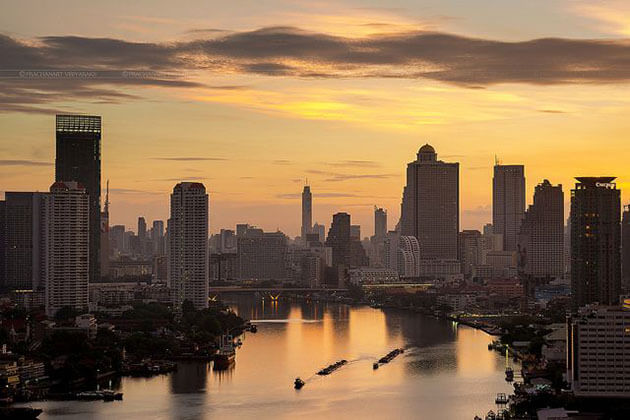 Bangkok in the early morning - Thailand school trips