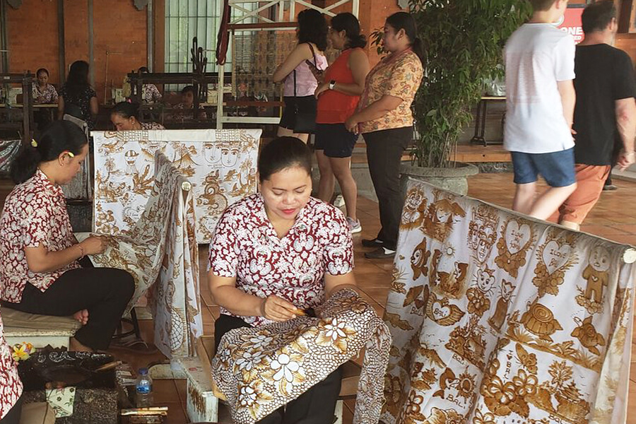 Batik hand-weaving factory - Indonesia School Trips