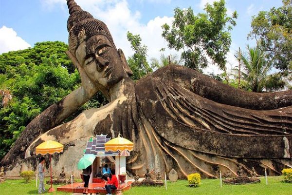 Buddha-Park-Laos-School-Trip