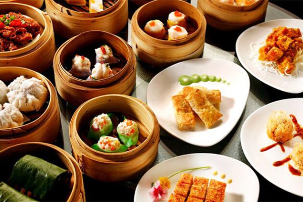 Cantonese cuisine in China school tour