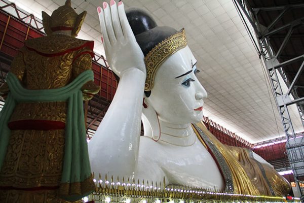 Chauk-Htat-Gyi-Pagoda visiting from Myanmar school tour