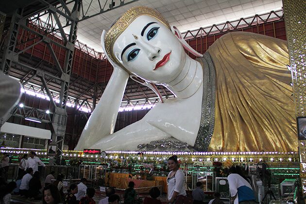 Chauk Htat Kyi Pagoda - Myanmar school trips