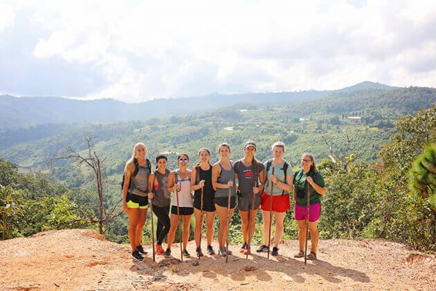 Chiang-Mai-school-student-trekking