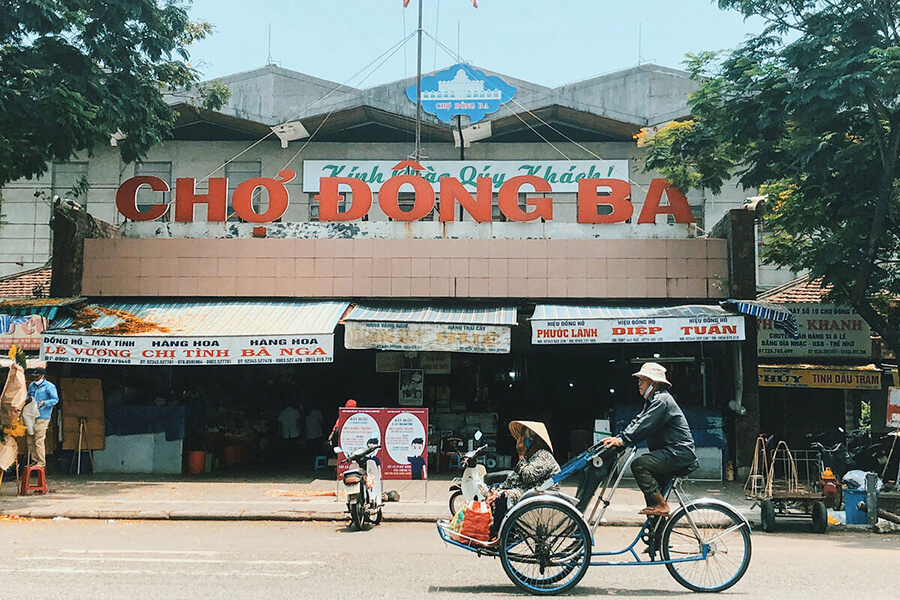 Dong Ba Market - Vietnam School Tour