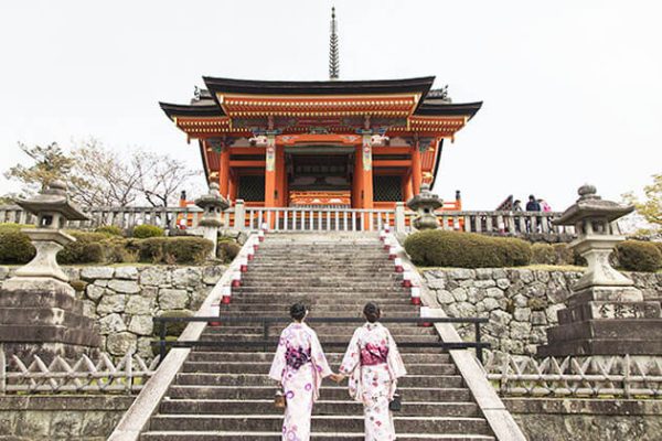 Explore Kiyomizu Dera in Japan School Trip
