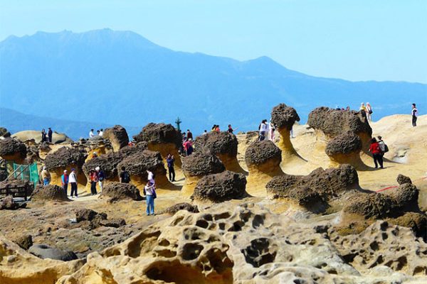 Explore Yeliu Geopark in Taiwan school trips