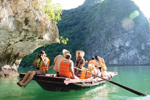Discovery Halong Bay - Vietnam school trips