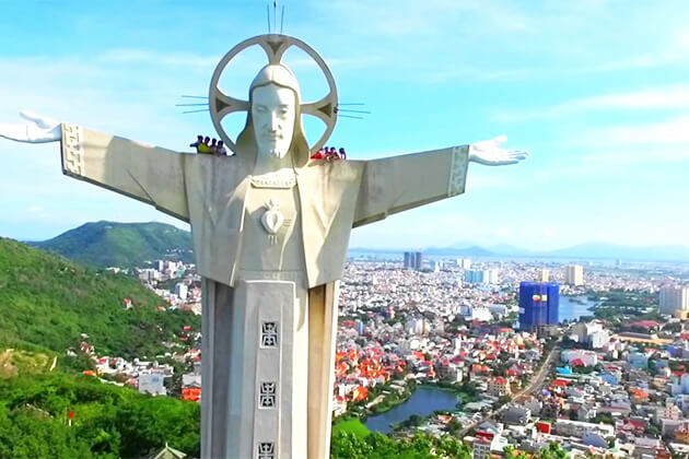 Jesus statue, Vung Tau - Vietnam school trips