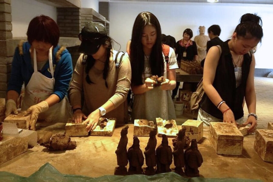 Make Terracotta Warrior in china educational tours
