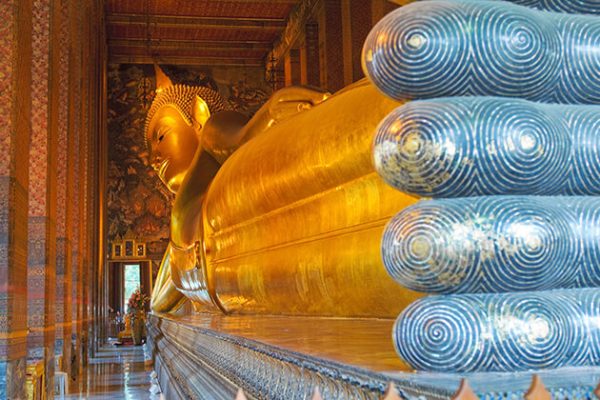 explore Reclining Buddha Temple in Wat Pho from Thailand school tour