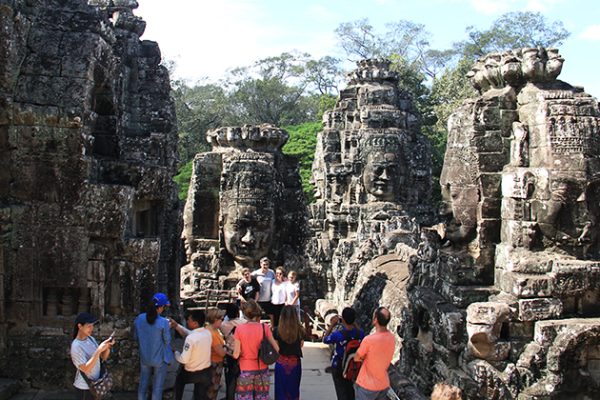 Student group visit Temple of Angkor