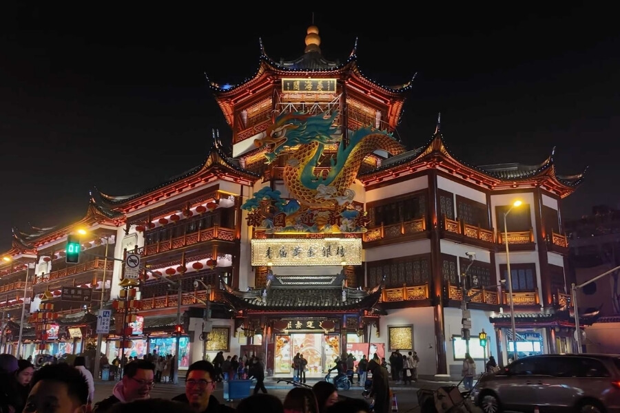 Students arriving in Shanghai for an educational tour in China