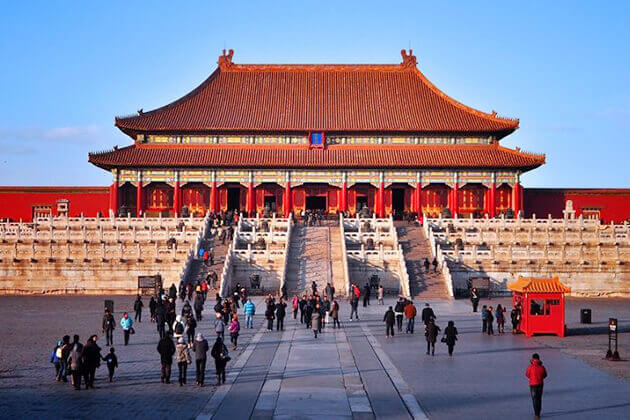 Students in China school tour visit Forbidden City China