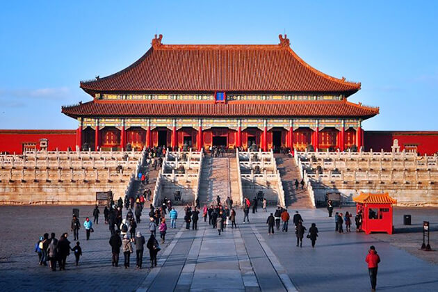 Students in China school tour visit Forbidden City China