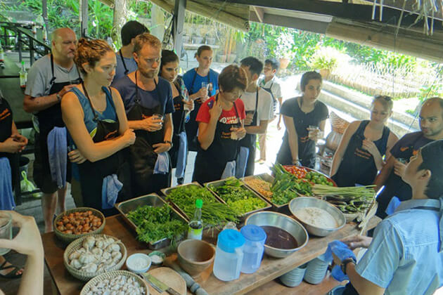 Students-join-cooking-class-in-Laos school trips