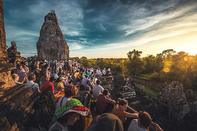 Sunset over Pre Rup Temple - Vietnam school tours