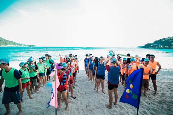 Team Building at Cham Island - Vietnam school trips