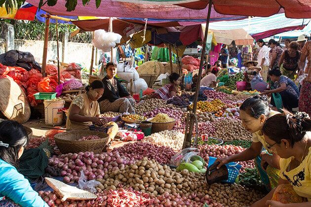 Thandwe-market - Myanmar school trips