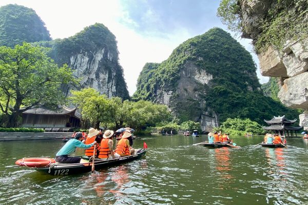 Trang An - Vietnam School Trip