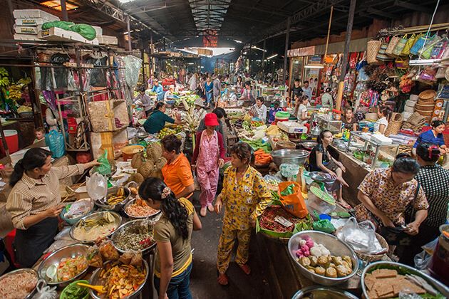 Visit-the-Russian-Market-in-Phnom-penh