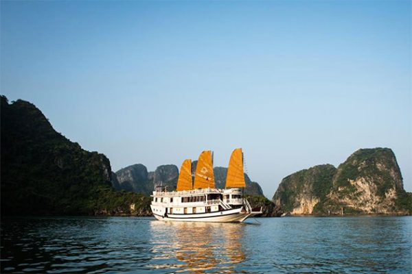 V'spirit Cruises in Halong Bay - Vietnam school trips