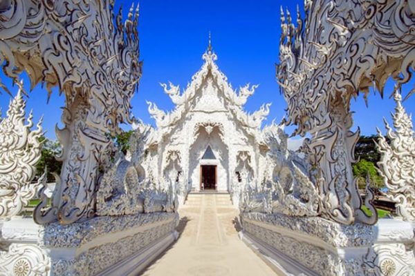 Wat Rong Khun Temple visiting in Thailand student tour