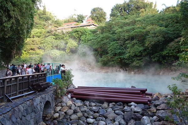 Hot-springs in Taiwan school trip