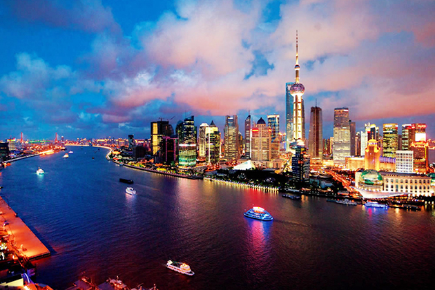 Huangpu River in Shanghai - China school tour